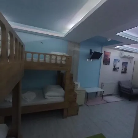 Armis Auberge de jeunesse *