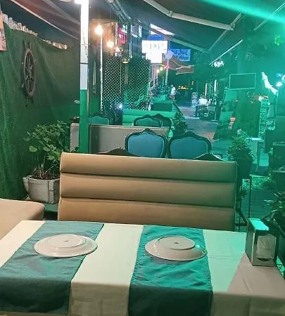 Armis Auberge de jeunesse *
